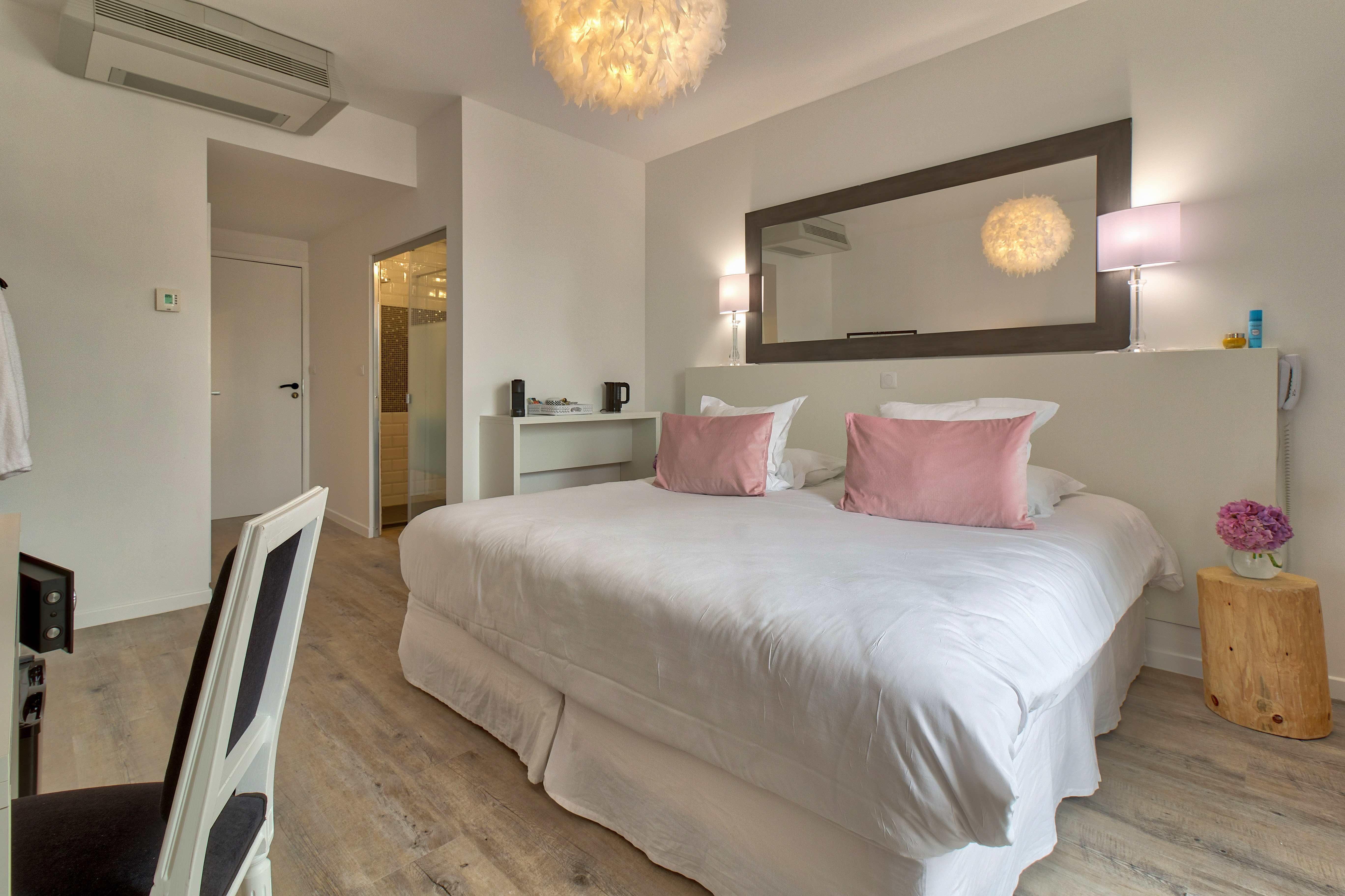 Belfry & Spa By Ligne St Barth 루르드 외부 사진 A room at the hotel
