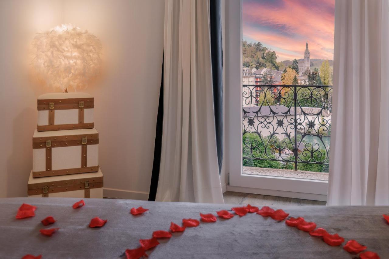 Belfry & Spa By Ligne St Barth 루르드 외부 사진 A room at the hotel