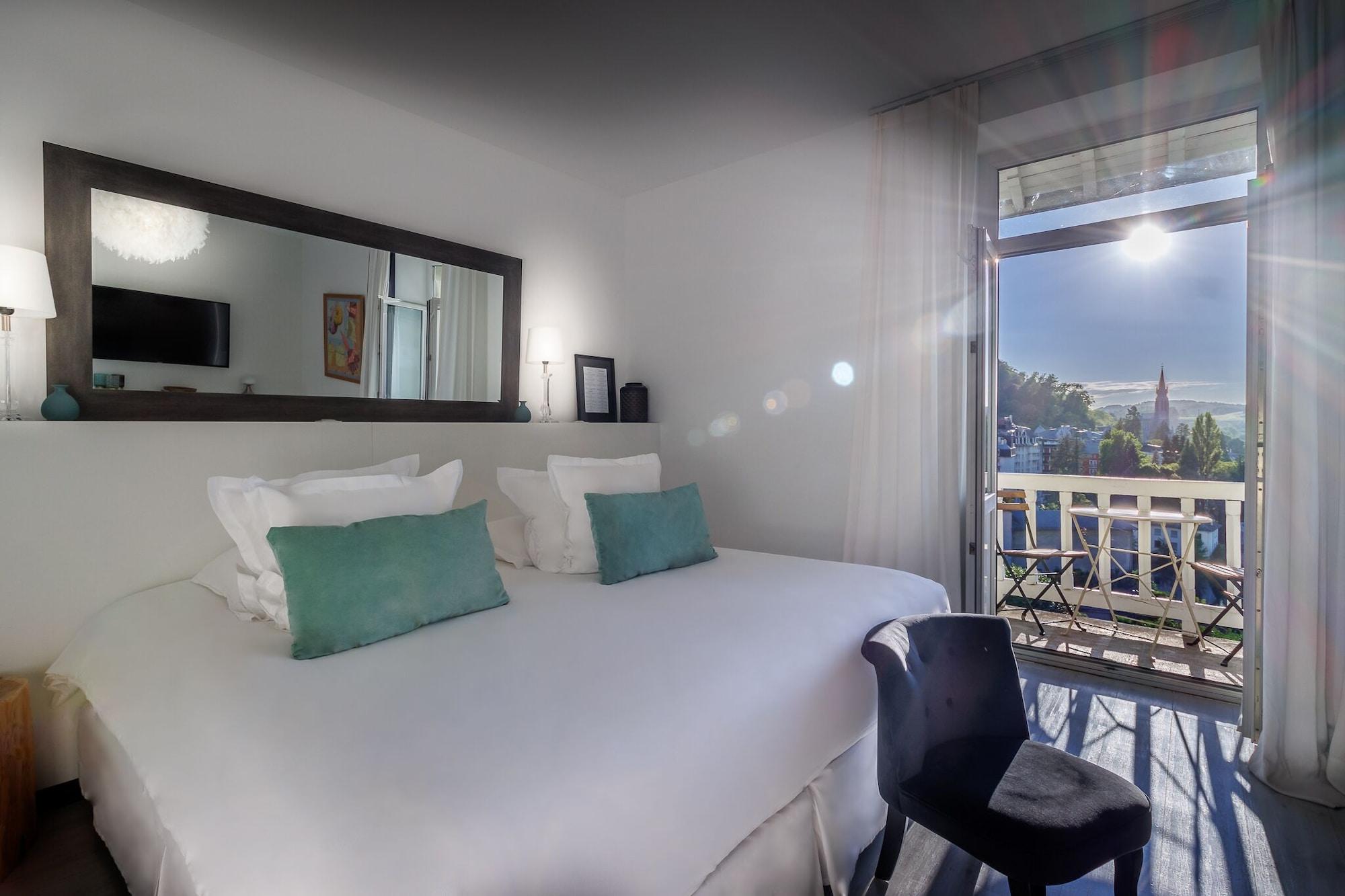 Belfry & Spa By Ligne St Barth 루르드 외부 사진 A room at the hotel