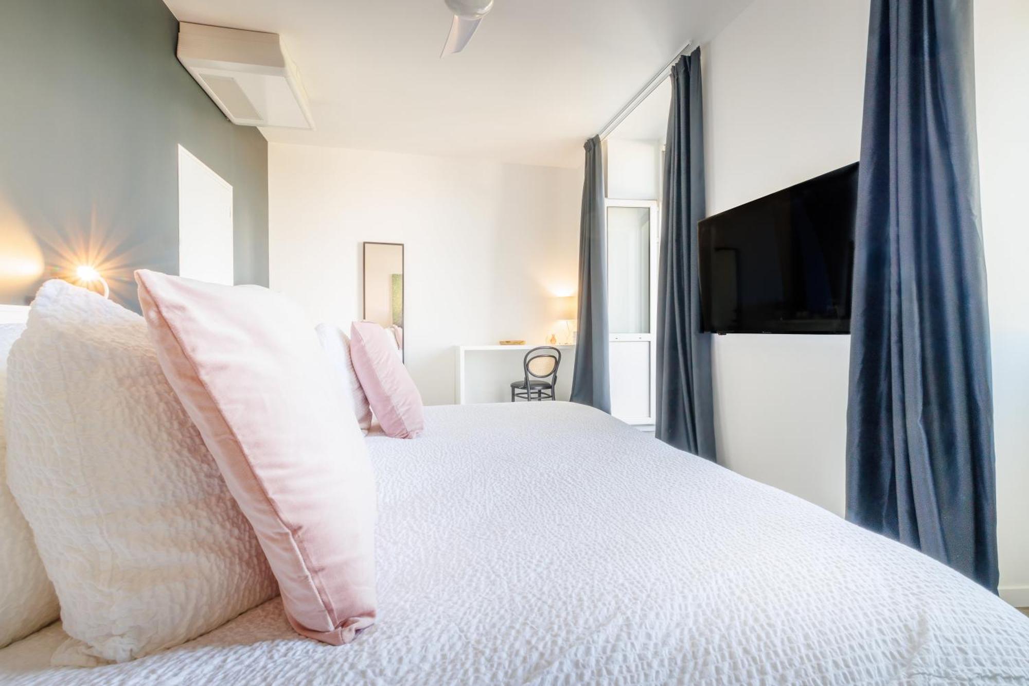 Belfry & Spa By Ligne St Barth 루르드 외부 사진 A bedroom at the hotel