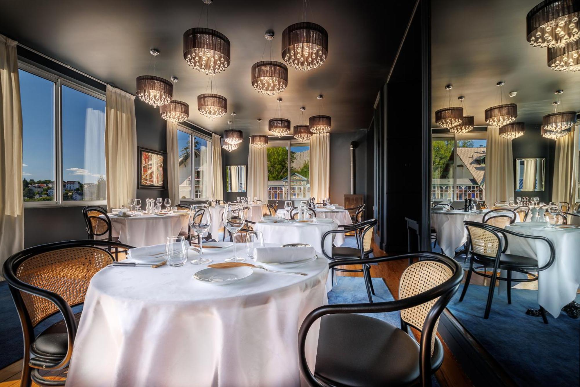 Belfry & Spa By Ligne St Barth 루르드 외부 사진 The restaurant
