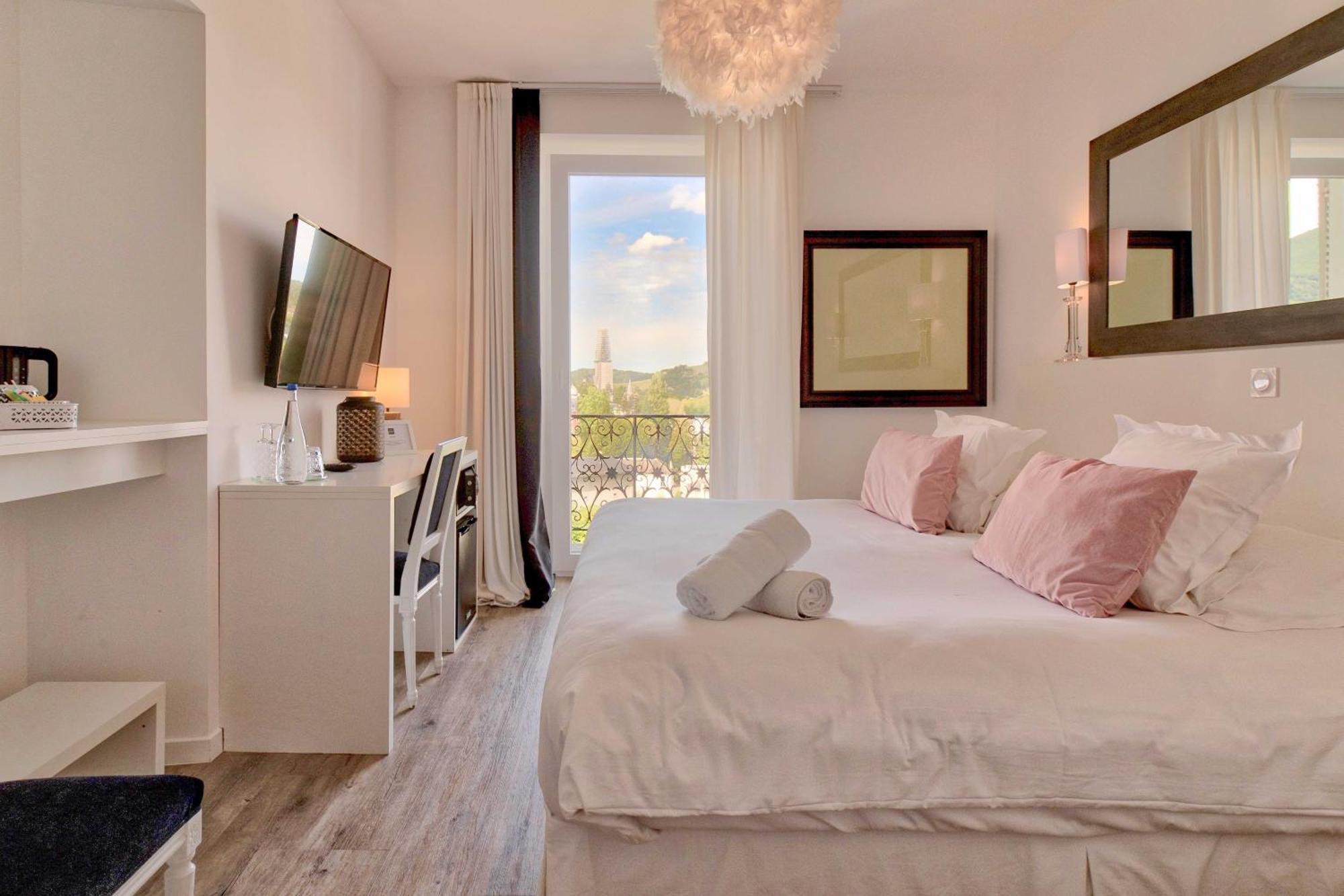 Belfry & Spa By Ligne St Barth 루르드 외부 사진 A room at the hotel